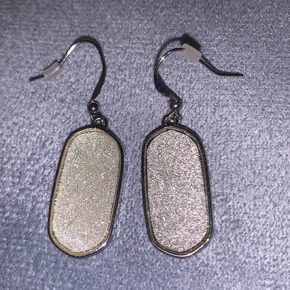 Fantasy Silver Neklace set with matching earrings - Picture 2 of 2